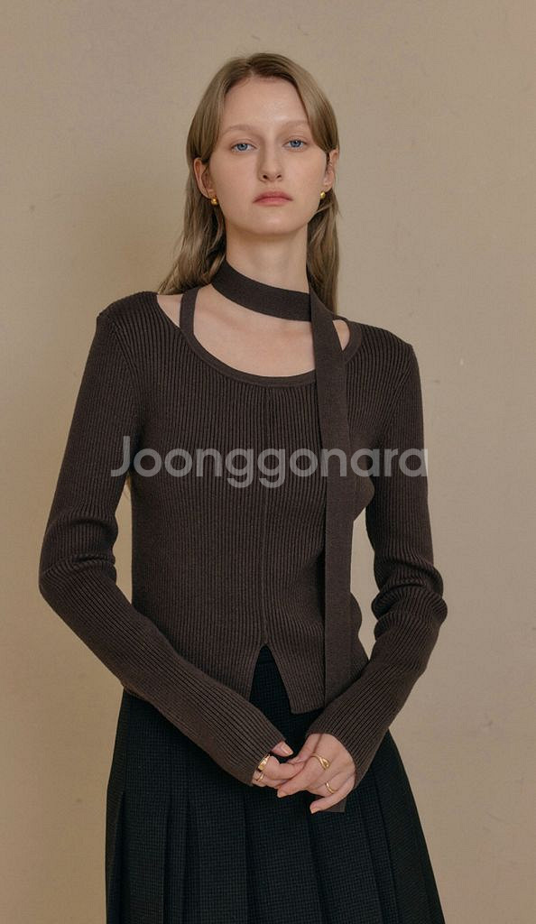 (새상품) 룩캐스트 위트니 컷아웃 니트 탑 브라운 S--2