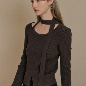 (새상품) 룩캐스트 위트니 컷아웃 니트 탑 브라운 S