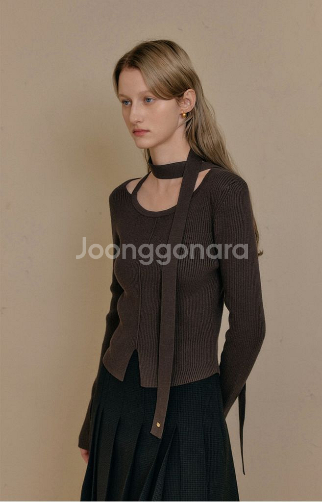 (새상품) 룩캐스트 위트니 컷아웃 니트 탑 브라운 S--3