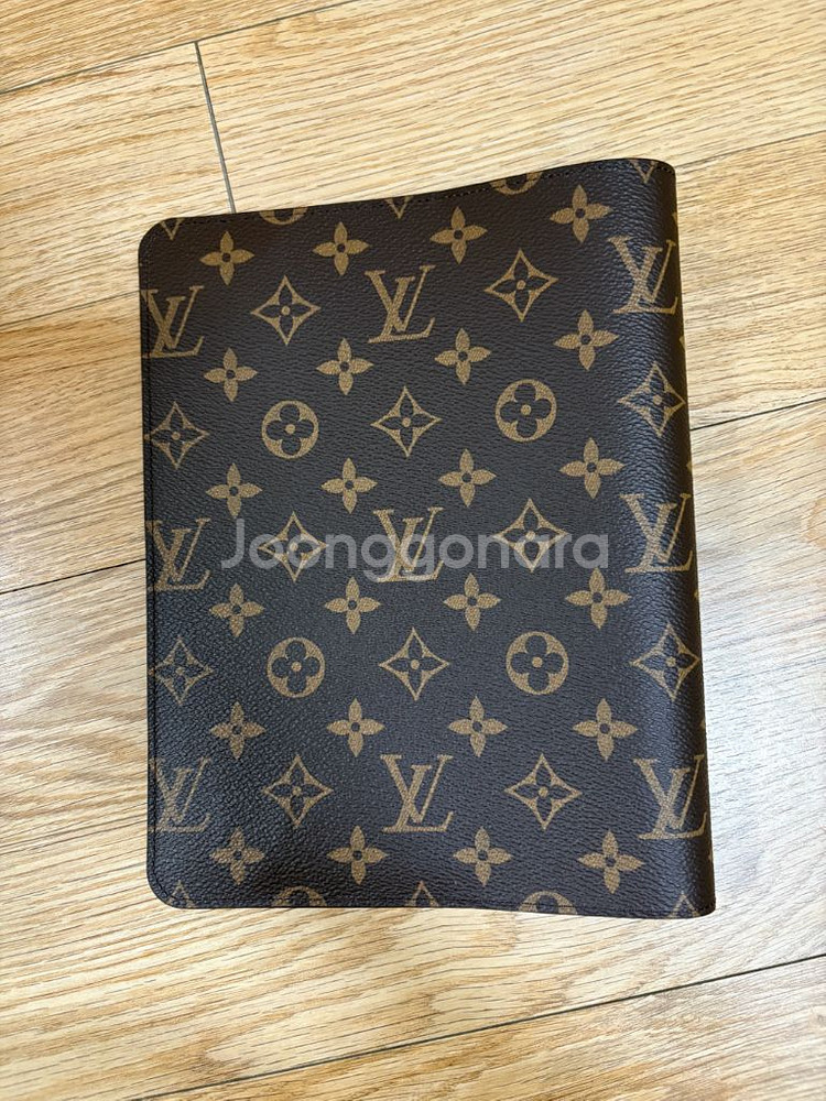 (오늘최종마감)루이비통데스크아젠다커버판매합니다.--2