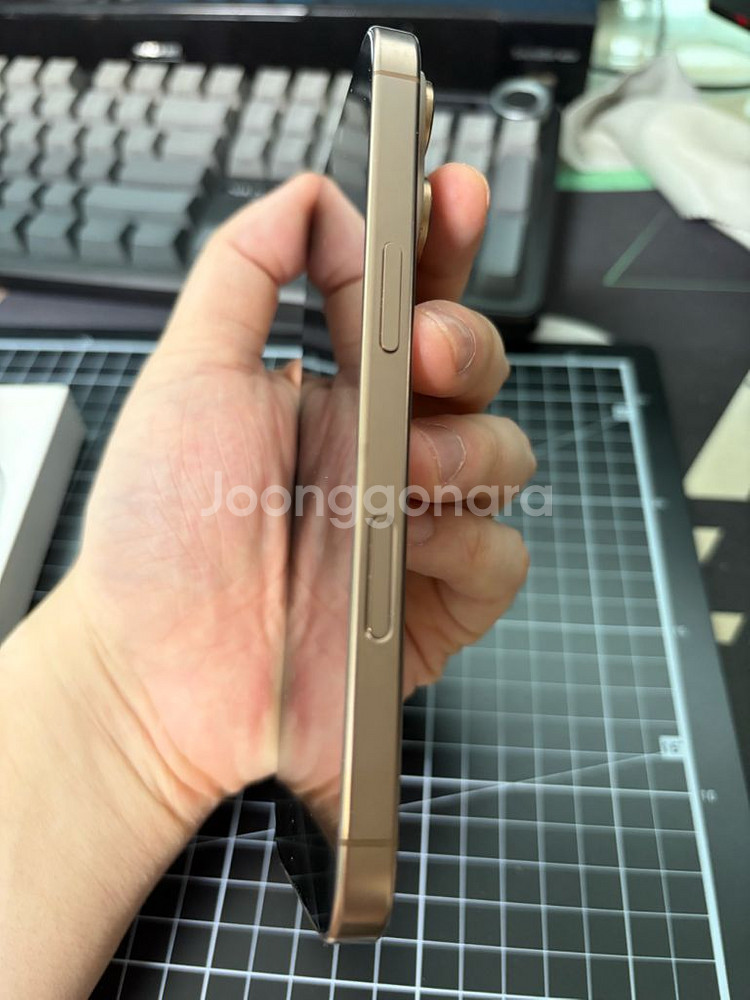 S급 아이폰16 프로 128gb 데저트 티타늄--2