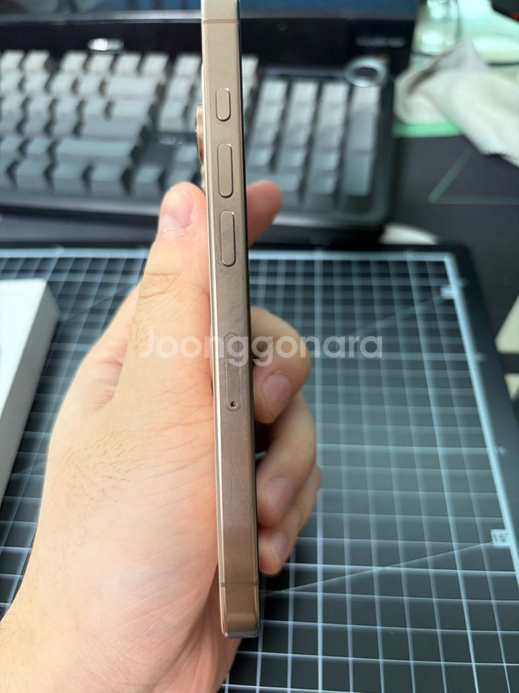 S급 아이폰16 프로 128gb 데저트 티타늄--4