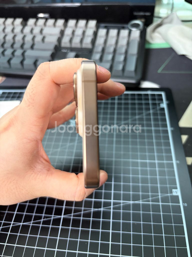 S급 아이폰16 프로 128gb 데저트 티타늄--5