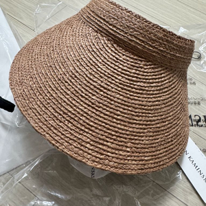 헬렌카민스키 커스틴 누가