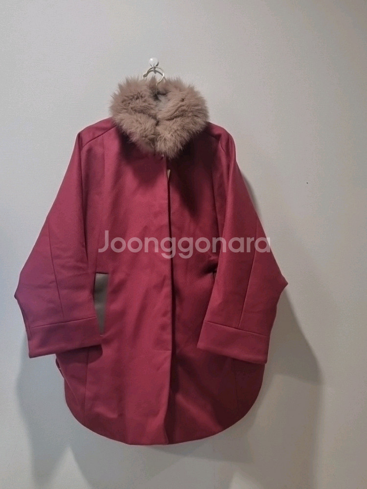 SO.WOOL 피아첸자 울 100% 케이프코트 (다크핑--1