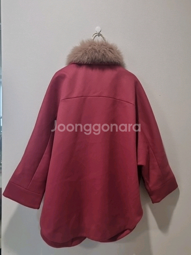 SO.WOOL 피아첸자 울 100% 케이프코트 (다크핑--4