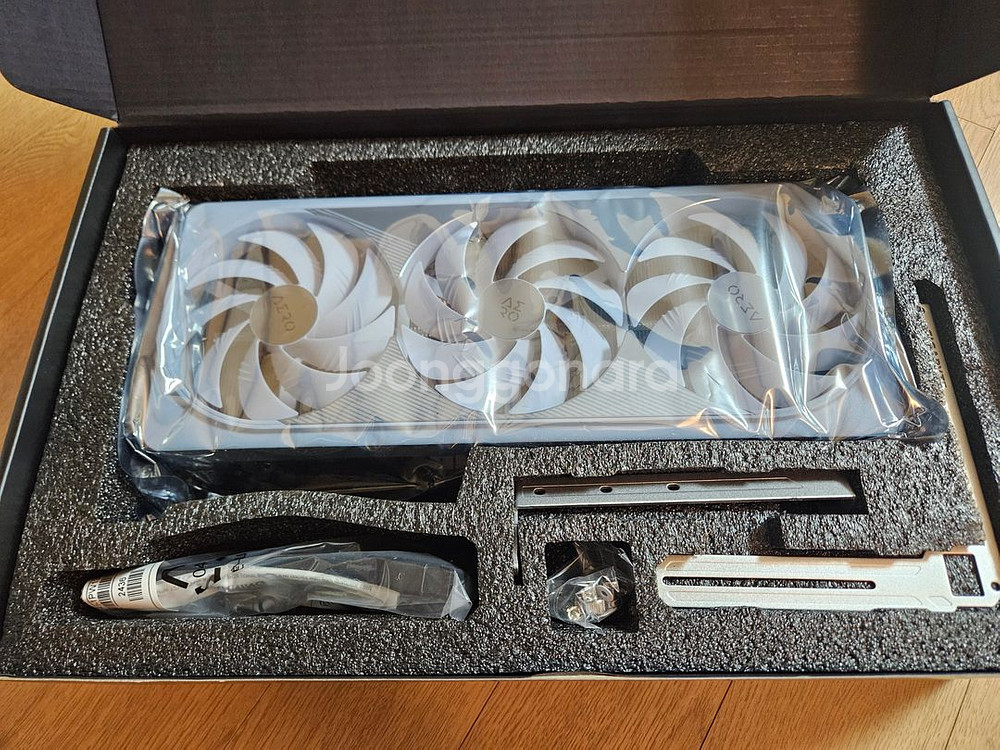 RTX 4080 Super Aero 에어로 화이트--2
