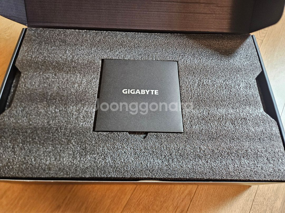 RTX 4080 Super Aero 에어로 화이트--1