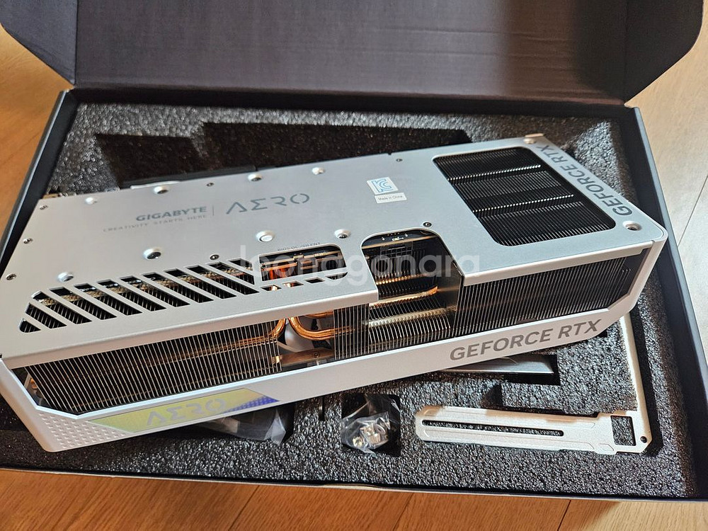 RTX 4080 Super Aero 에어로 화이트--3