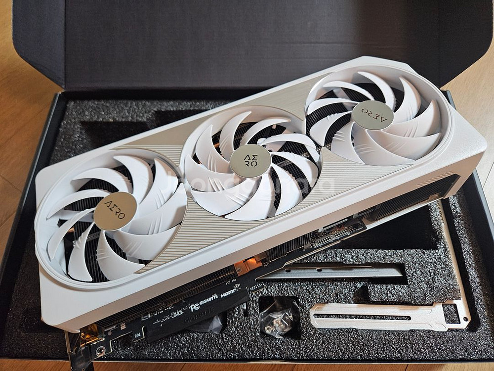 RTX 4080 Super Aero 에어로 화이트--4