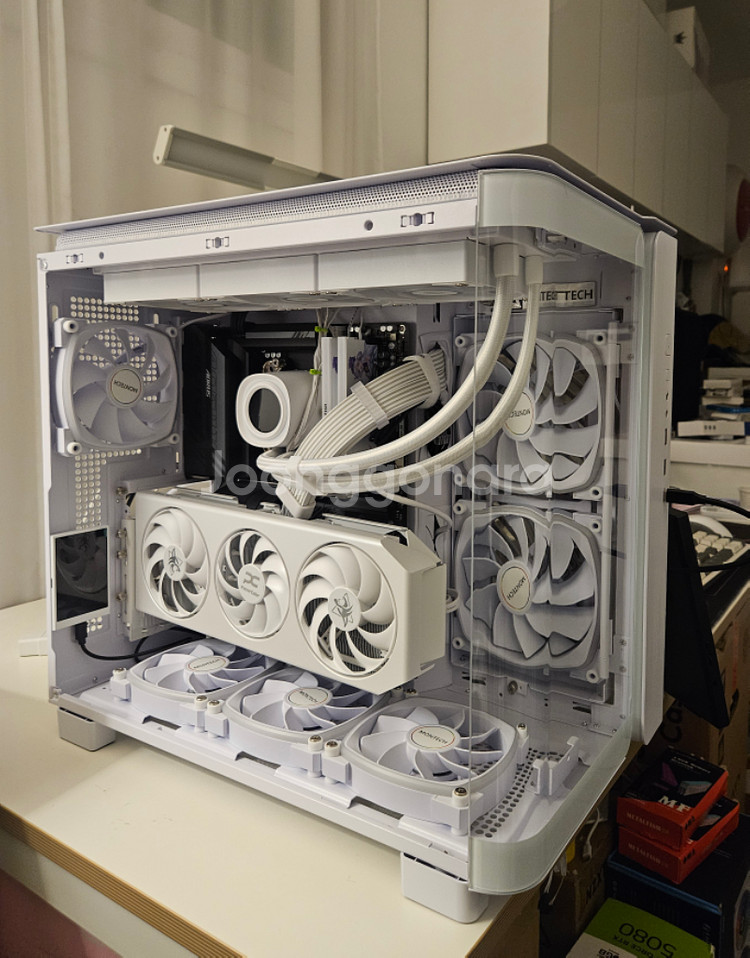 9800x3d/B850/rx9070xt 화이트본체--0