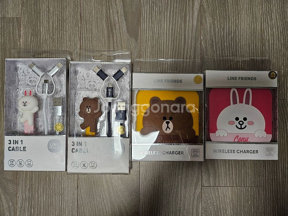 라인프렌즈 케이블, 충전기, 뱃지 새상품--1