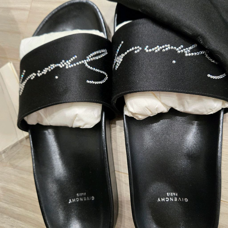 지방시 새틴 슬리퍼--7