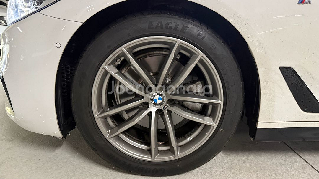 BMW 5시리즈 g바디 662m 18인치 휠타이어 1대분--0
