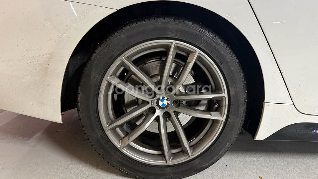 BMW 5시리즈 g바디 662m 18인치 휠타이어 1대분--2