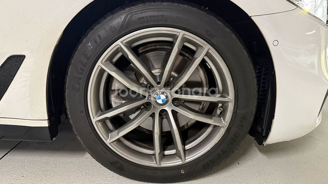 BMW 5시리즈 g바디 662m 18인치 휠타이어 1대분--1