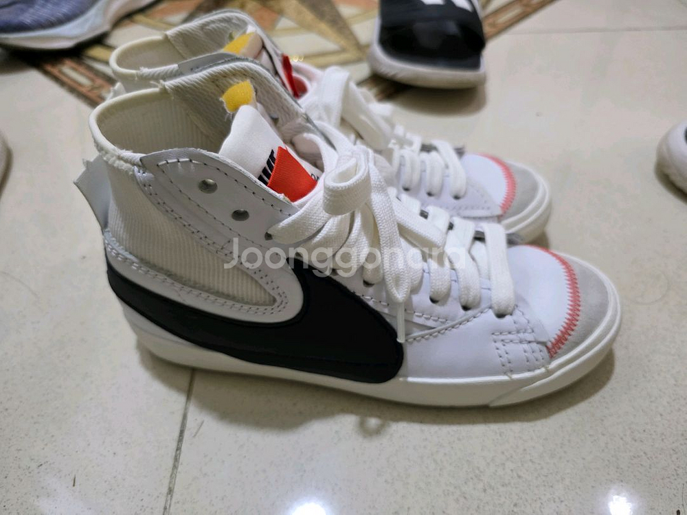 260 나이키 블레이저 미드 77 점보--0