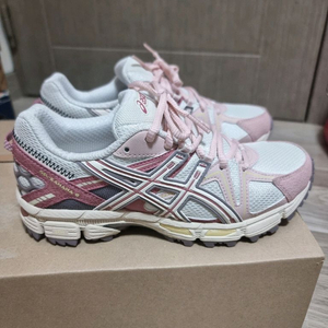 택포)아식스 젤 카하나8 230~235 사이즈