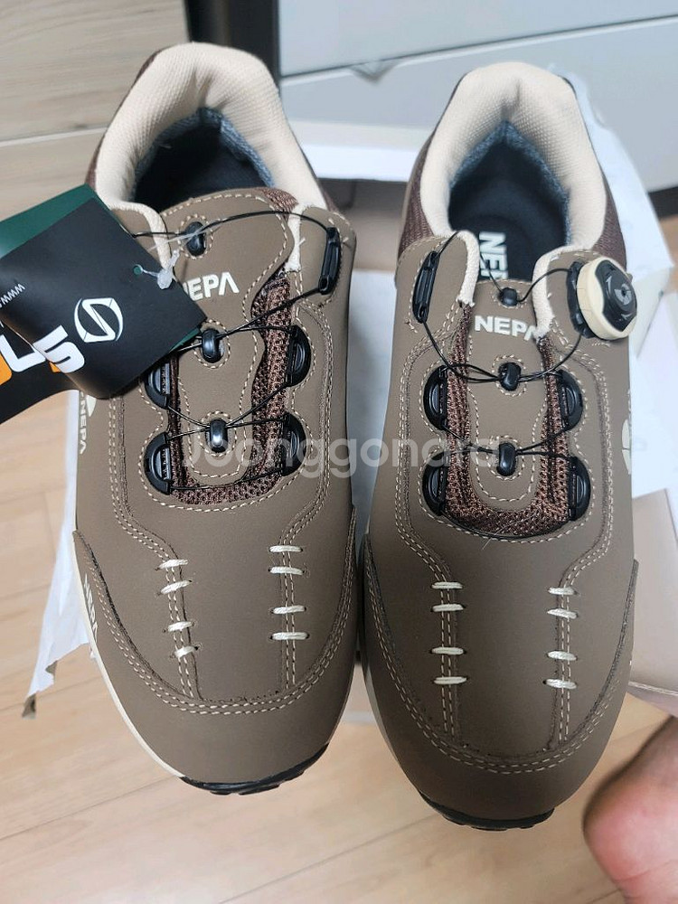 네파 안전화 260 265--1