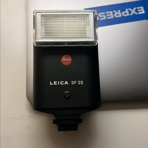 라이카 플래쉬 SF 20