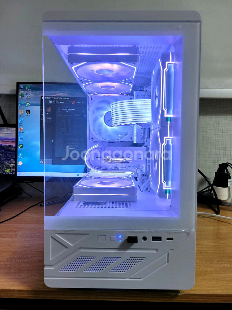 이쁜 화이트 9600X 5060 Ti 8GB 주문조립--2