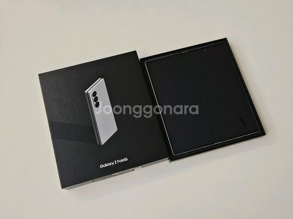 폴드6 실버 256g 자급제 팝니다--0
