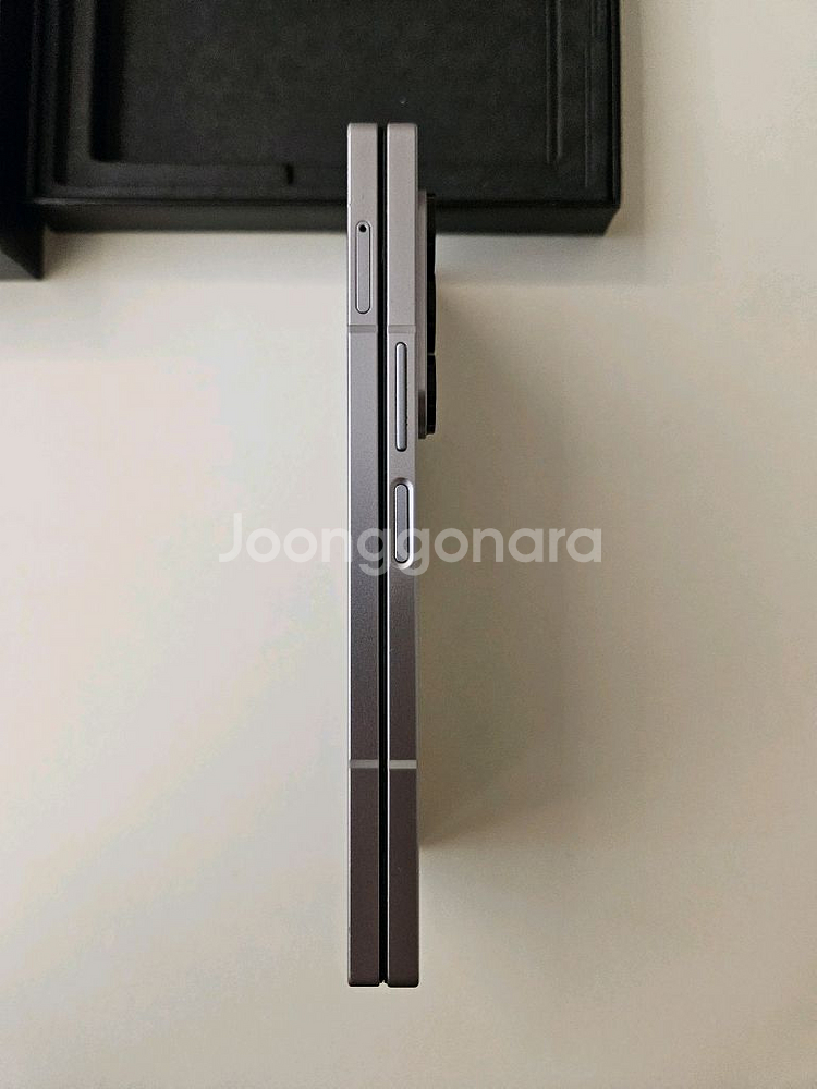 폴드6 실버 256g 자급제 팝니다--7