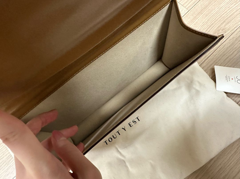 급처!!!! 인기역주행중인 투티에 포멜백 카라멜(단종 이미지