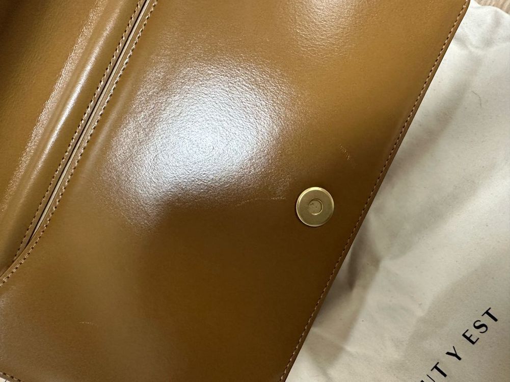 급처!!!! 인기역주행중인 투티에 포멜백 카라멜(단종 이미지
