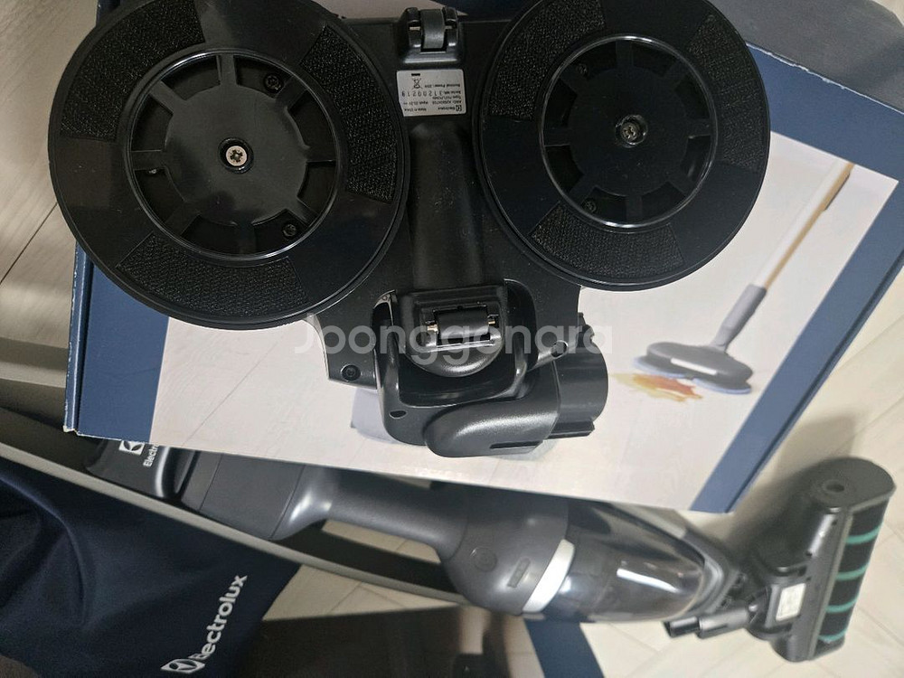 일렉트로룩스 얼티밋홈 700 무선 청소기 EFS7142--4