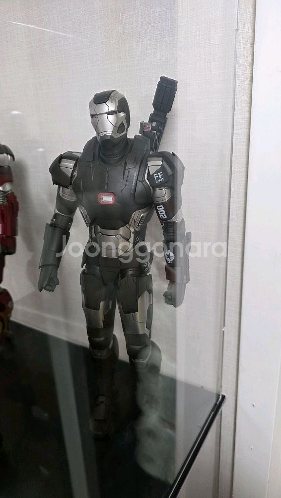 핫토이 아이언맨 워머신 피규어 판매합니다--4