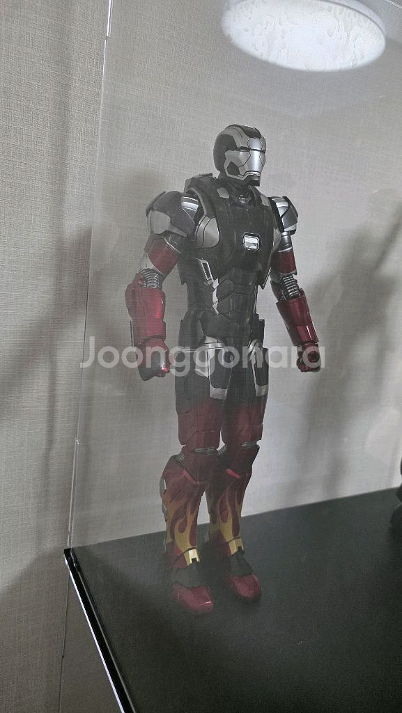 핫토이 아이언맨 워머신 피규어 판매합니다--5