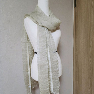 (새상품) 여행필수품. 실크 린넨 스카프. 머플러