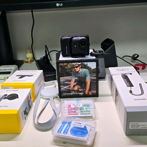 인스타360 고 울트라 블랙 크리에이트 번들 케어포함
