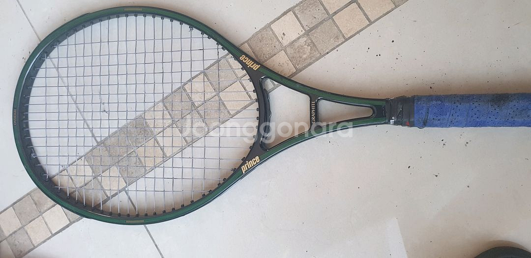 테니스라켓 3개, 짧은 라켓 3개--3