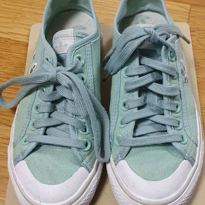 아디다스 컬렙시블 니짜 로우 스니커즈(GZ8393)