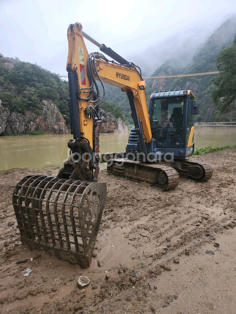 현대 HX60MT 17년식 5000시간 신형탑 판매합니--0