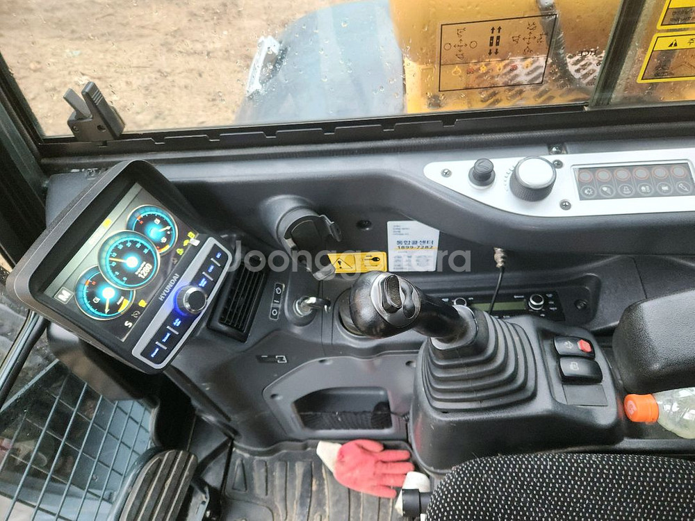 현대 HX60MT 17년식 5000시간 신형탑 판매합니--5