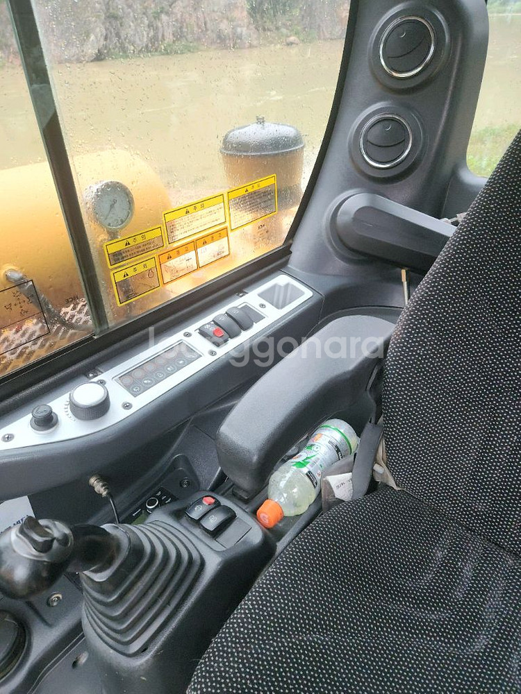 현대 HX60MT 17년식 5000시간 신형탑 판매합니--9