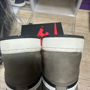 [255] 조던1 레트로 하이 OG 다크모카