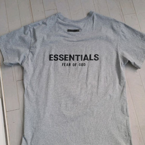 Essentials의 회색 반팔 티셔츠
