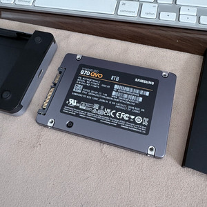 삼성 870 QVO 8TB SSD 팝니다