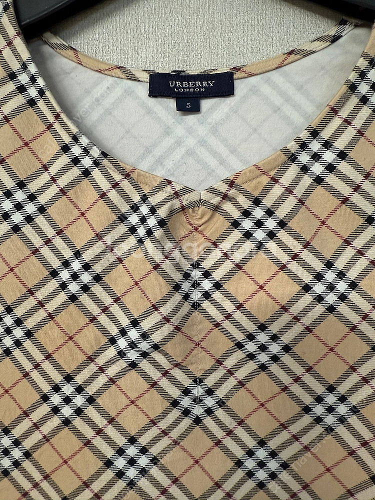 정품 Burberry 티셔츠 정가100만원대--0