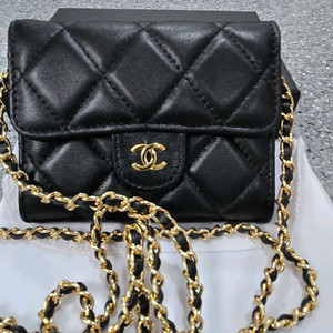 샤넬램스킨체인지갑