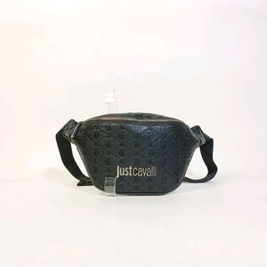 저스트까발리 고딕 올오버로고 검정 가죽 힙색
