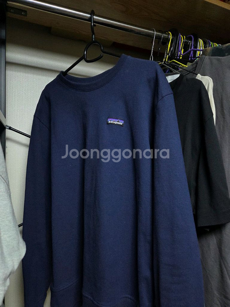 [L] 파타고니아 로고 맨투맨 네이비--0