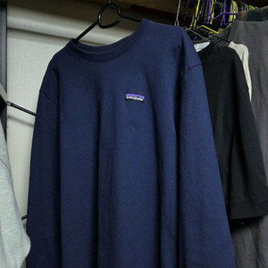[L] 파타고니아 로고 맨투맨 네이비