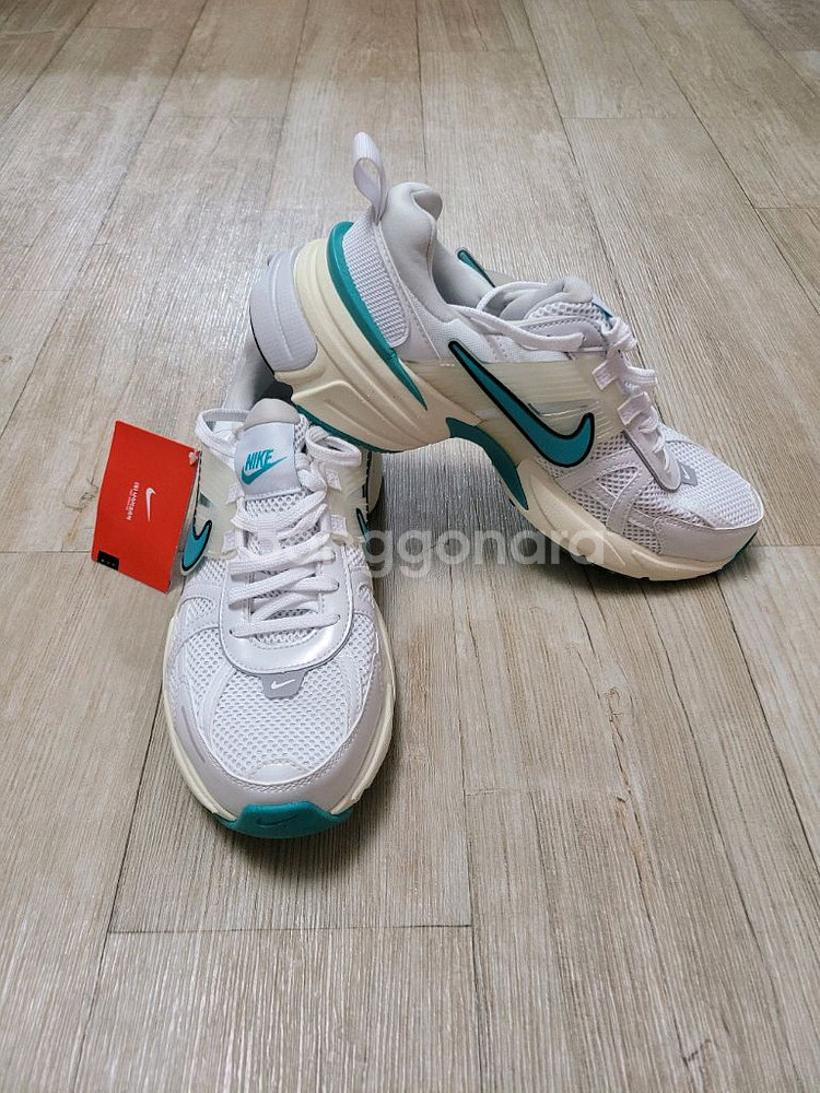 나이키 V2K 런--3