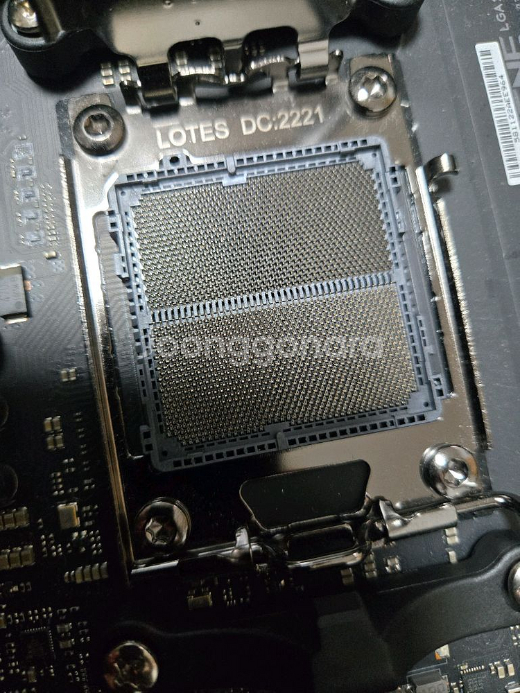 아수스 ROG CROSSHAIR X670E GENE--1