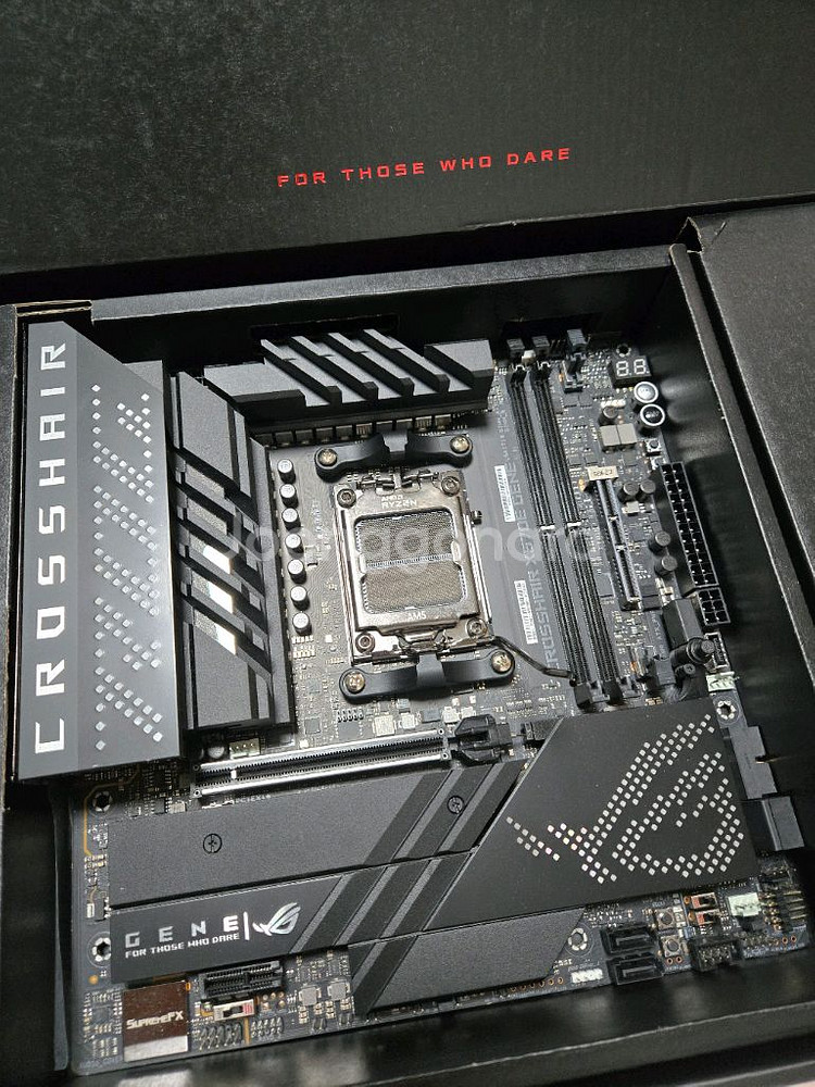 아수스 ROG CROSSHAIR X670E GENE--2